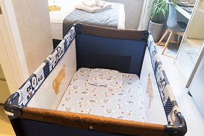 Apartamento moderno com piscina e AC