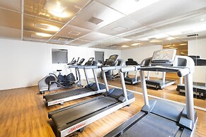 Apartamento moderno com piscina e AC