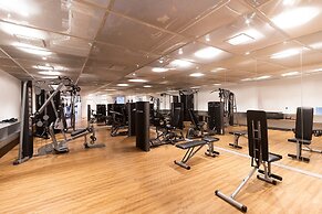 Apartamento moderno com piscina e AC