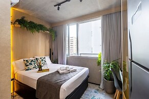 Apartamento moderno com piscina e AC