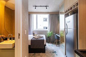 Apartamento moderno com piscina e AC