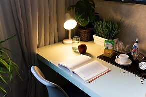 Apartamento moderno com piscina e AC