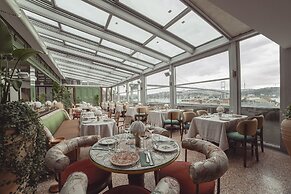 Crowne Plaza Istanbul Ortakoy Bosphorus by IHG
