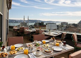 Crowne Plaza Istanbul Ortakoy Bosphorus by IHG