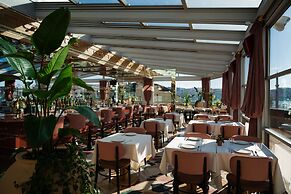 Crowne Plaza Istanbul Ortakoy Bosphorus by IHG
