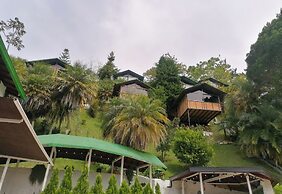 Lakeview Cabin with Jacuzzi in Guatapé
