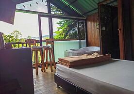 Lakeview Cabin with Jacuzzi in Guatapé