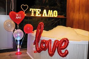 Lakeview Cabin with Jacuzzi in Guatapé