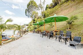 Lakeview Cabin with Jacuzzi in Guatapé