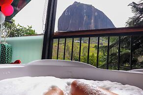 Lakeview Cabin with Jacuzzi in Guatapé