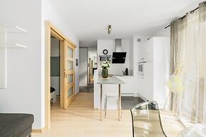 Cozy Poznan Apartment by Renters