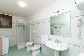 Appartamento Levante With Shared Pool