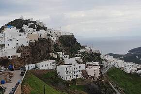 Milona s House in Chora Serifos