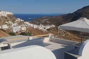 Milona s House in Chora Serifos