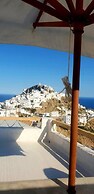 Milona s House in Chora Serifos