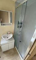 Captivating 3-bed Caravan at Golden Palm Skegness