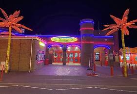 Captivating 3-bed Caravan at Golden Palm Skegness