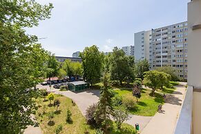 Metro Pole Mokotowskie Studio by Renters