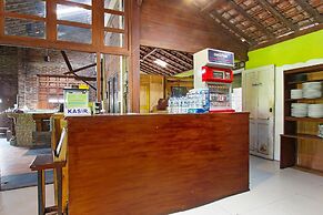 Super OYO 3693 Kopi Klotok Homestay Syariah