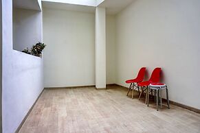 OYO 90629 The Home Srengseng