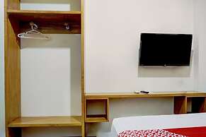 OYO 90629 The Home Srengseng