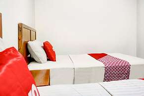 OYO 90629 The Home Srengseng