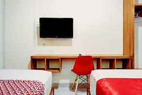 OYO 90629 The Home Srengseng