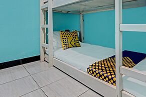 SPOT ON 92611 Lobak Hostel CapsuleNearAyam Goreng Terowongan