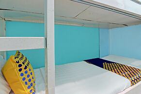 SPOT ON 92611 Lobak Hostel CapsuleNearAyam Goreng Terowongan