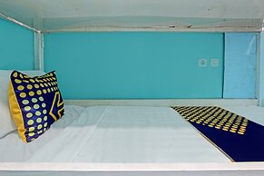 SPOT ON 92611 Lobak Hostel CapsuleNearAyam Goreng Terowongan