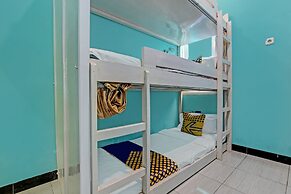 SPOT ON 92611 Lobak Hostel CapsuleNearAyam Goreng Terowongan