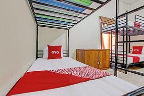 OYO 92617 Omahku Hostel Bunkbed