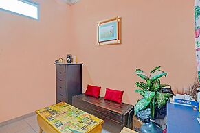 OYO 90234 Dhoho Family Guest House