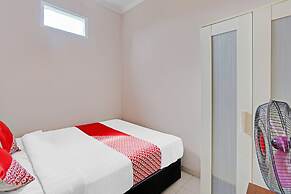 OYO 90234 Dhoho Family Guest House