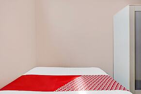 OYO 90234 Dhoho Family Guest House