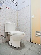 OYO 90234 Dhoho Family Guest House