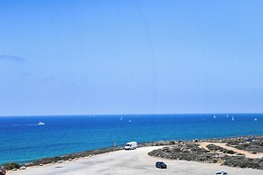 HaTsuk Sea-View Studio by Sea N' Rent