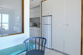 HaTsuk Sea-View Studio by Sea N' Rent