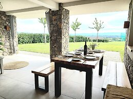 Vineyard cottage Lan na Hribu