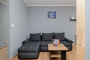 Osiedle Avia Apartment by Renters