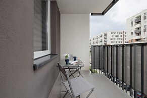 Osiedle Avia Apartment by Renters