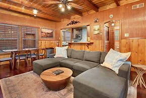 2335-silvertip Pines 3 Bedroom Chalet by RedAwning