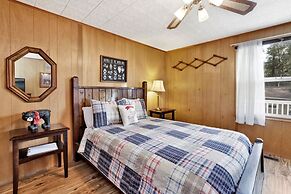 2324-sunshine Cabin 2 Bedroom Chalet by RedAwning