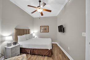 2 bedroom Tampa Condo at Private Golf Course 2 Condo by RedAwning