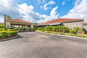 2 bedroom Tampa Condo at Private Golf Course 2 Condo by RedAwning