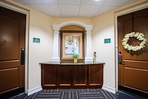 2 bedroom Tampa Condo at Private Golf Course 2 Condo by RedAwning