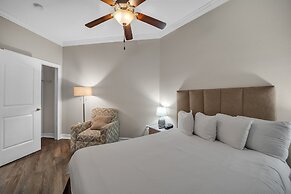 2 bedroom Tampa Condo at Private Golf Course 2 Condo by RedAwning