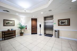 2 bedroom Tampa Condo at Private Golf Course 2 Condo by RedAwning