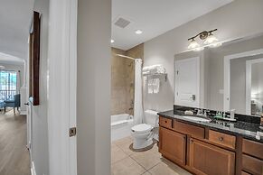 2 bedroom Tampa Condo at Private Golf Course 2 Condo by RedAwning