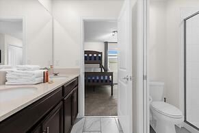 7 Bedrooms Storey Lake Resort Home